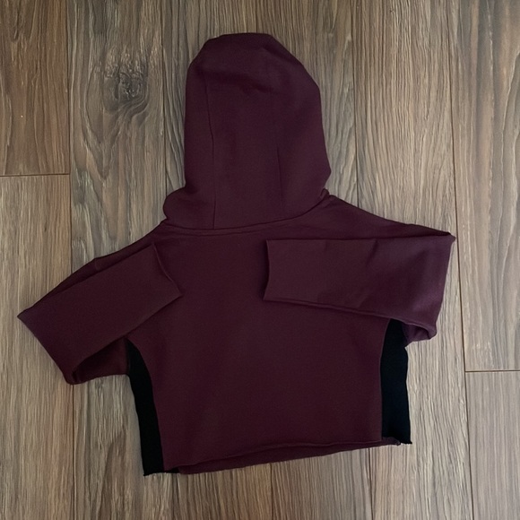 Jill Yoga Outfit - Picture 4 of 9